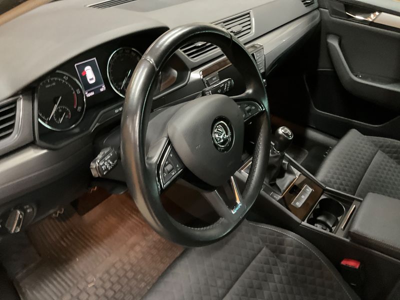 Skoda Superb 2.0 TDI Style 2016 – снимка 23