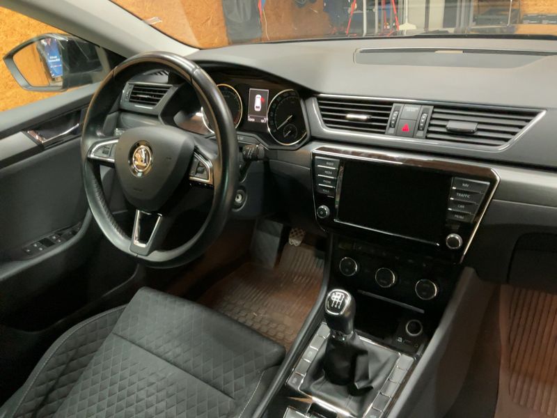 Skoda Superb 2.0 TDI Style 2016 – снимка 18