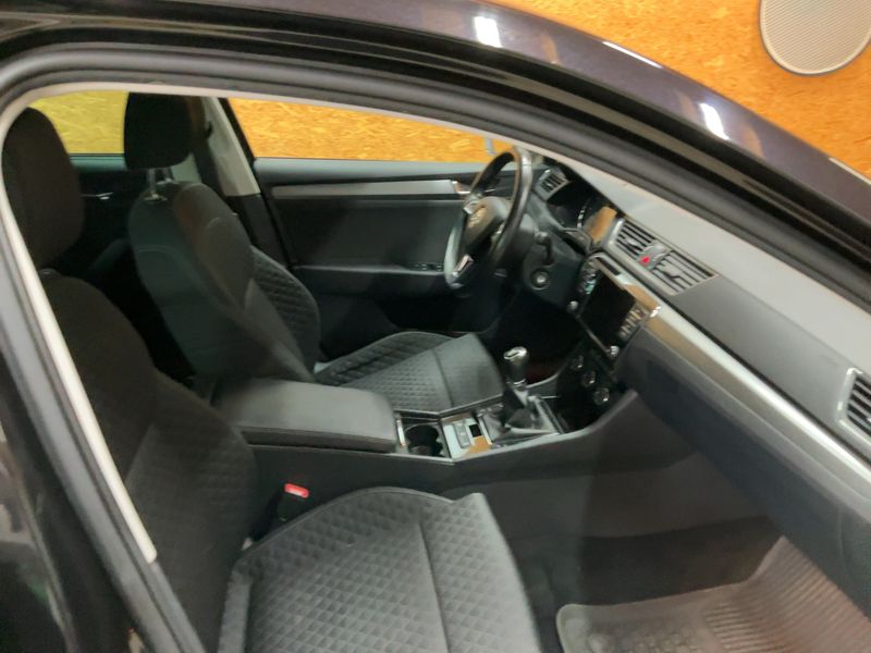 Skoda Superb 2.0 TDI Style 2016 – снимка 17