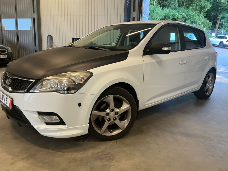 Kia cee'd 1.6 CRDi Spirit 2011 – снимка 1