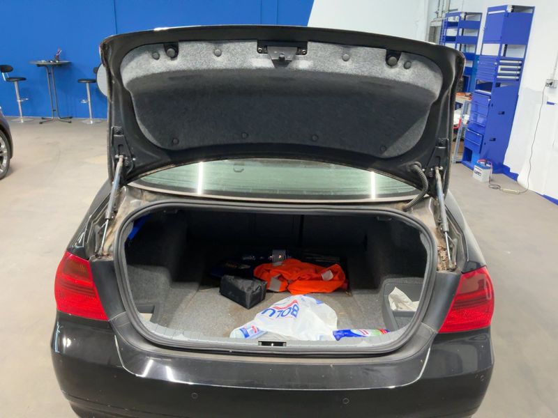 BMW 3er 320i 2006 – снимка 15