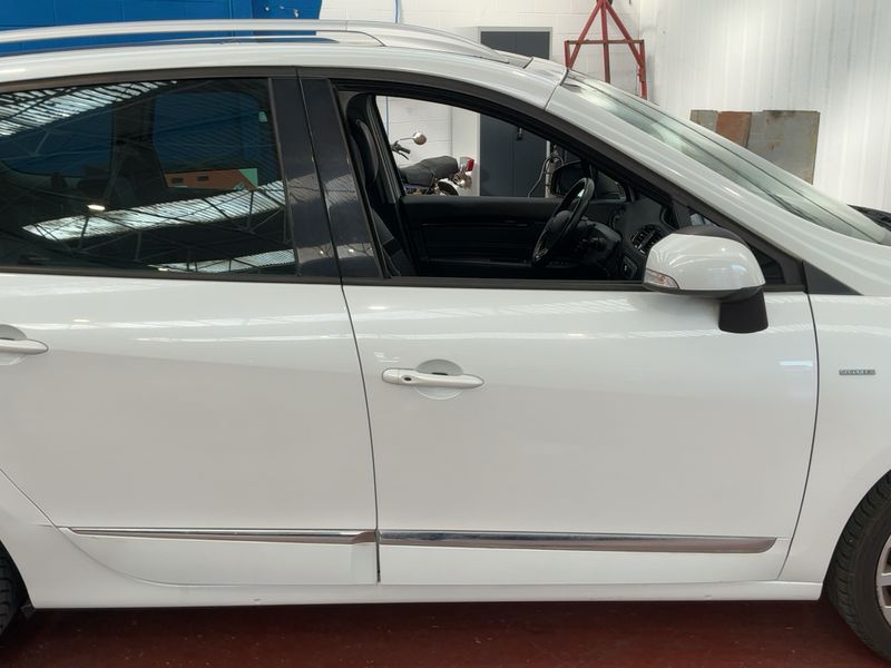 Renault Grand Scenic 1.6 dCi Energy Lounge 2015 – снимка 10