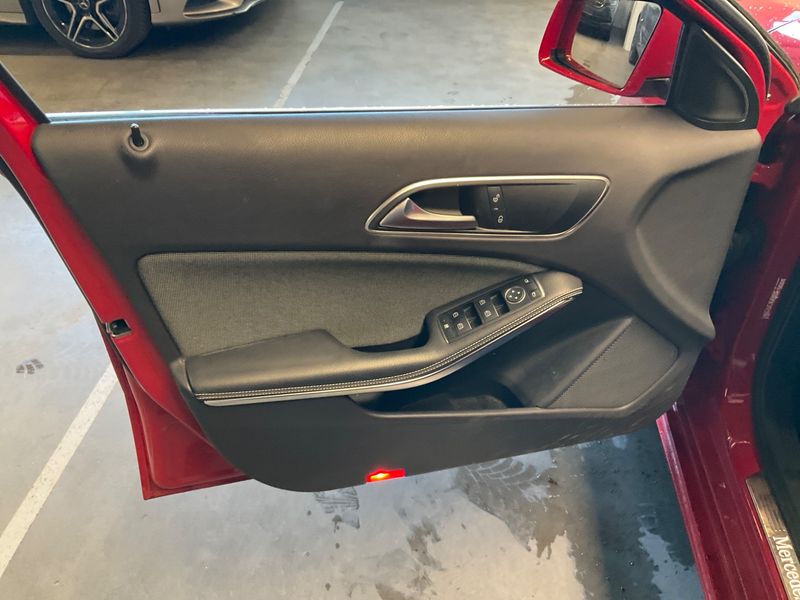 Mercedes-Benz A-Klasse A 180 BlueEfficiency Style 2013 – снимка 28