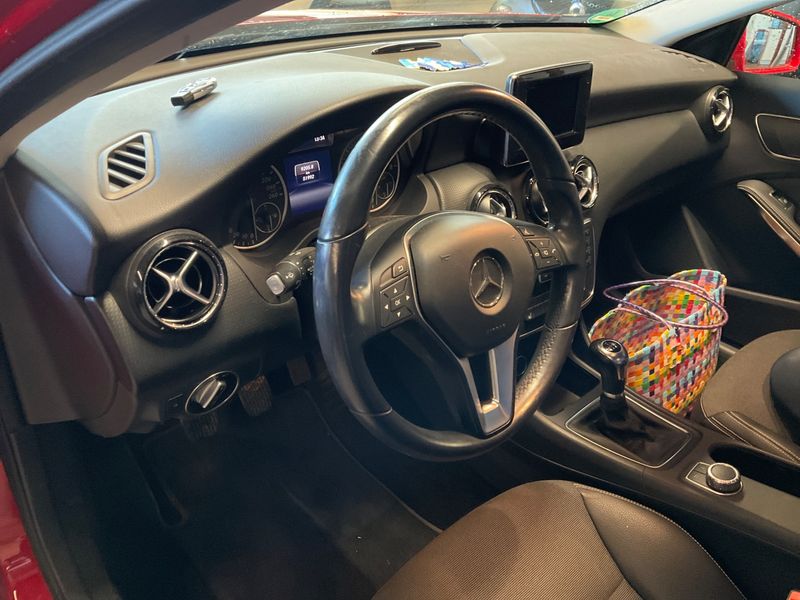 Mercedes-Benz A-Klasse A 180 BlueEfficiency Style 2013 – снимка 29