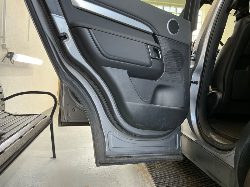 Land Rover Discovery 5 3.0 SDV6 Landmark Edition 2019 – снимка 24
