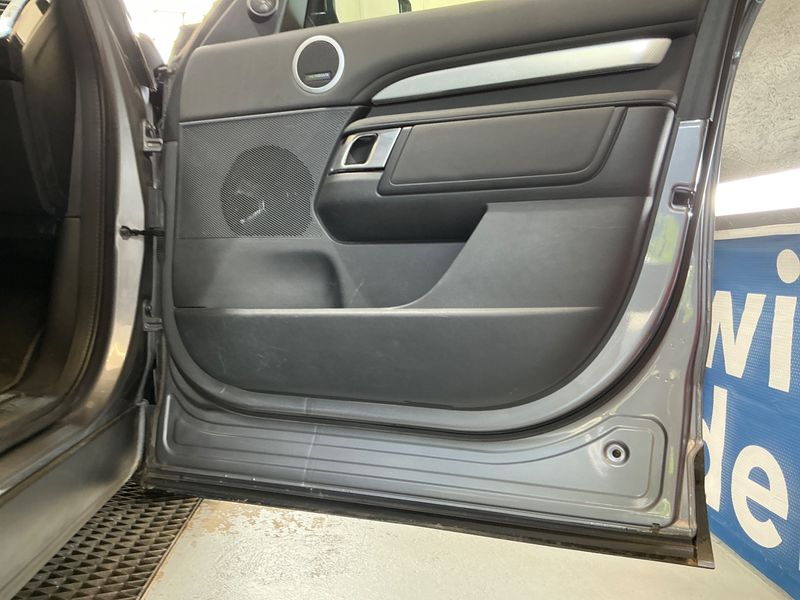 Land Rover Discovery 5 3.0 SDV6 Landmark Edition 2019 – снимка 36