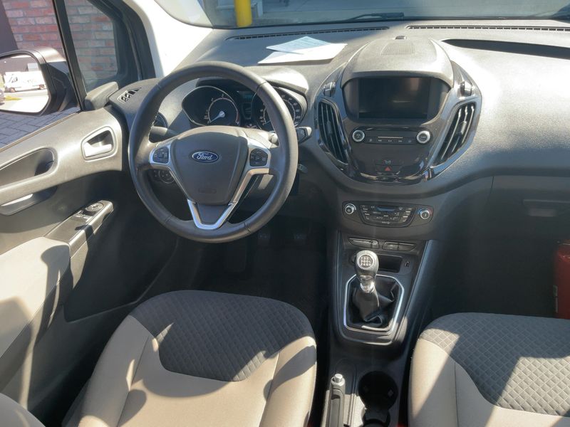Ford Tourneo 1.5 TDCi Titanium 2021 – снимка 17
