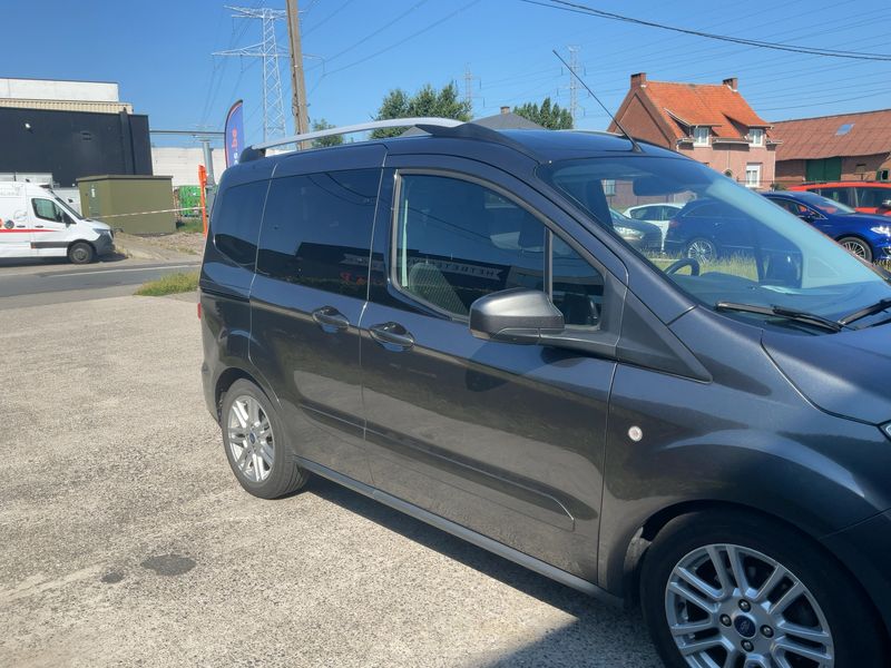 Ford Tourneo 1.5 TDCi Titanium 2021 – снимка 12