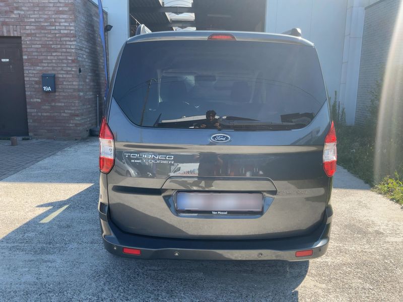 Ford Tourneo 1.5 TDCi Titanium 2021 – снимка 7