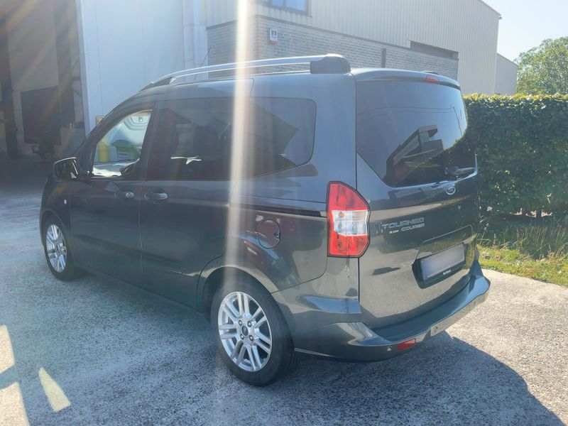 Ford Tourneo 1.5 TDCi Titanium 2021 – снимка 6