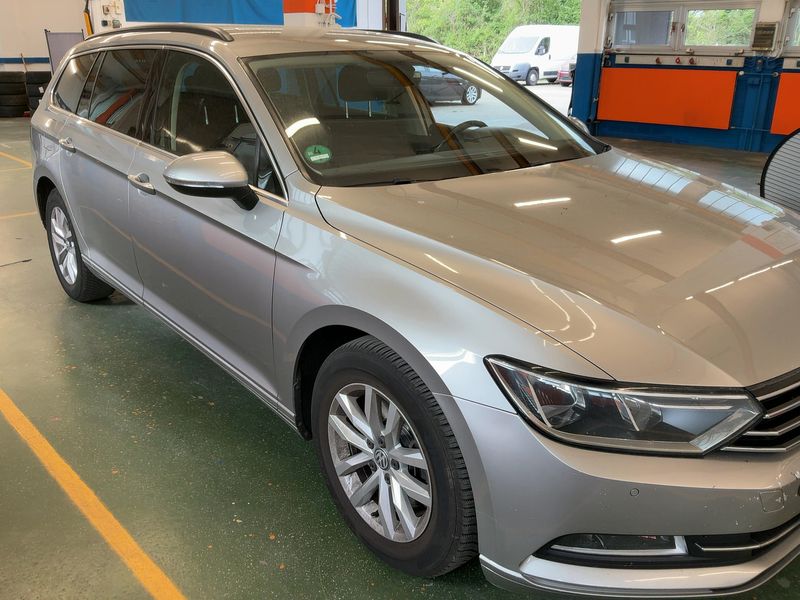 Volkswagen Passat 2.0 TDI Comfortline BlueMotion Tech 2016 – снимка 12