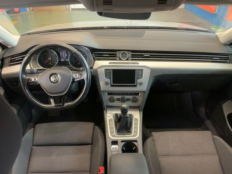 Volkswagen Passat 2.0 TDI Comfortline BlueMotion Tech 2016 – снимка 17