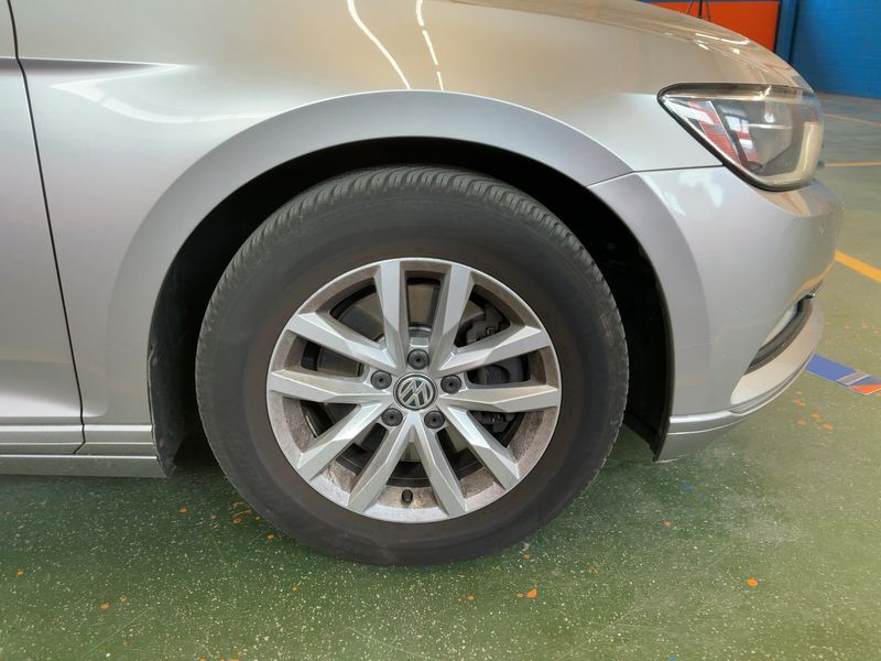 Volkswagen Passat 2.0 TDI Comfortline BlueMotion Tech 2016 – снимка 11