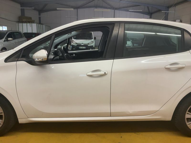 Peugeot 208 1.6 Blue-HDi Affaire Premium 2016 – снимка 4