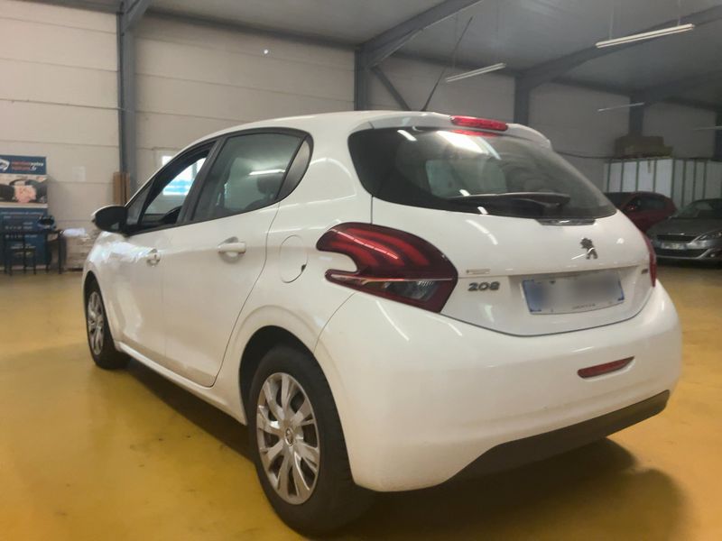 Peugeot 208 1.6 Blue-HDi Affaire Premium 2016 – снимка 6