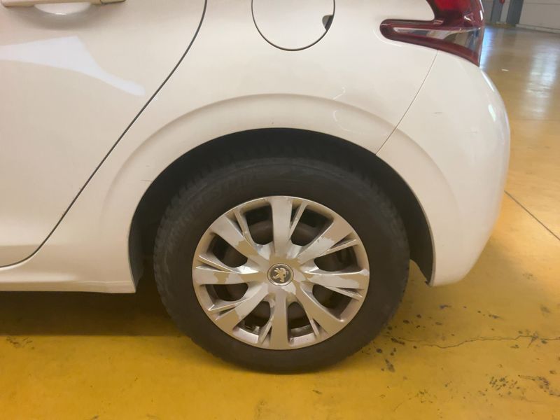 Peugeot 208 1.6 Blue-HDi Affaire Premium 2016 – снимка 5