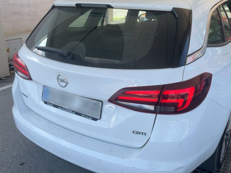 Opel Astra 1.6 CDTI DPF Excellence 2016 – снимка 8