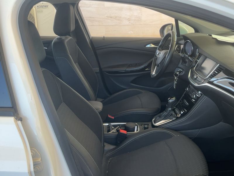 Opel Astra 1.6 CDTI DPF Excellence 2016 – снимка 16