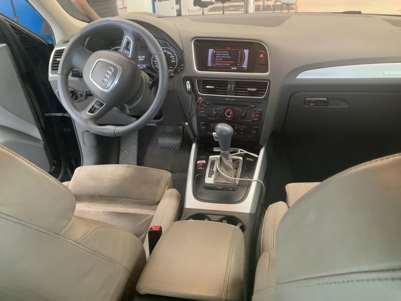 Audi Q5 2.0 TDI quattro 2011 – снимка 18
