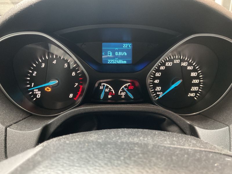 Ford Focus 1.0 EcoBoost Champions Edition 2013 – снимка 4