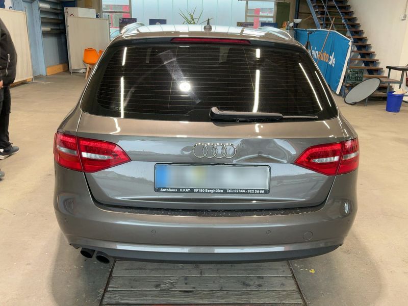 Audi A4 2.0 TDI quattro Attraction 2013 – снимка 7