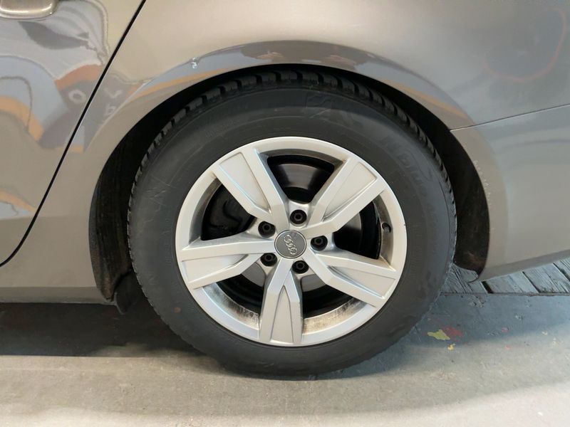 Audi A4 2.0 TDI quattro Attraction 2013 – снимка 5