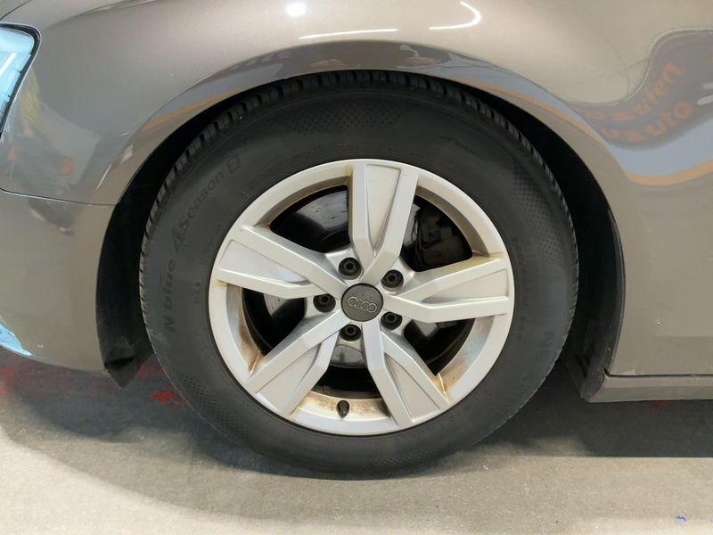 Audi A4 2.0 TDI quattro Attraction 2013 – снимка 3