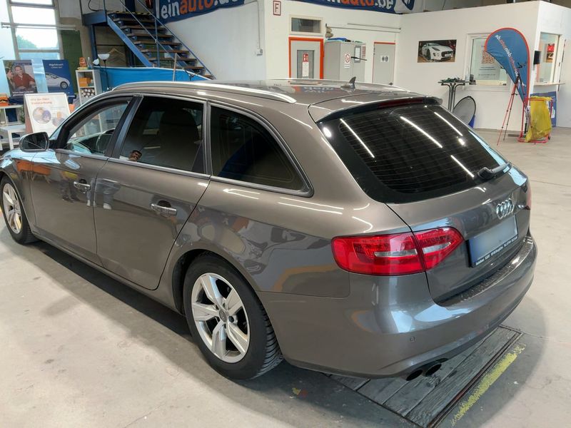 Audi A4 2.0 TDI quattro Attraction 2013 – снимка 6