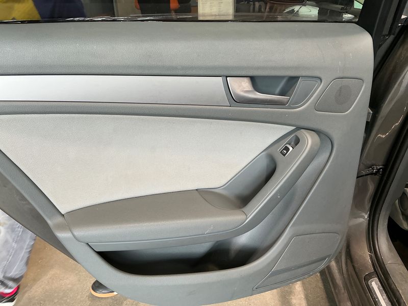 Audi A4 2.0 TDI quattro Attraction 2013 – снимка 37