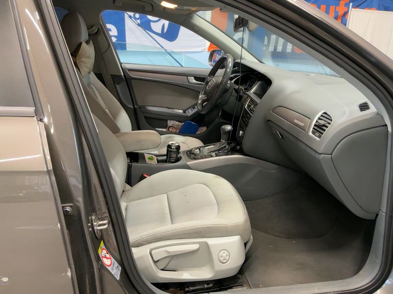 Audi A4 2.0 TDI quattro Attraction 2013 – снимка 16