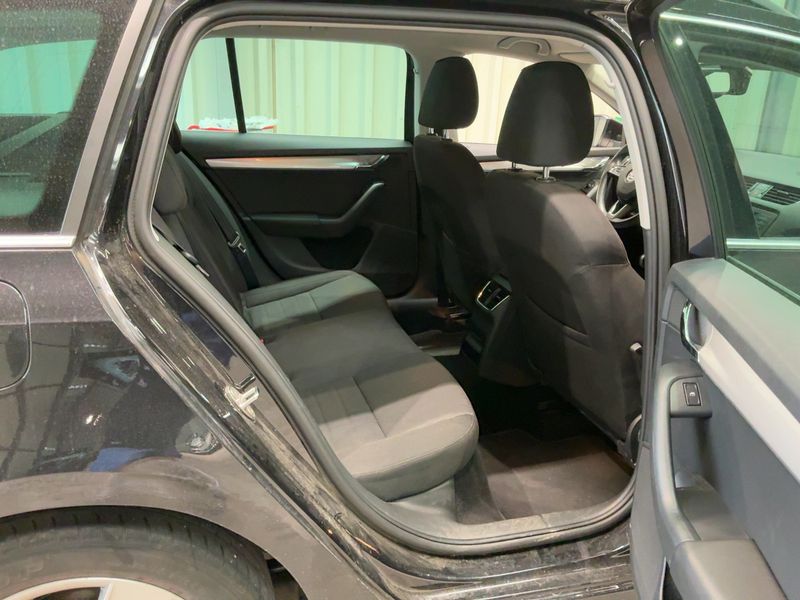 Skoda Octavia 1.4 TSI Elegance 2013 – снимка 20