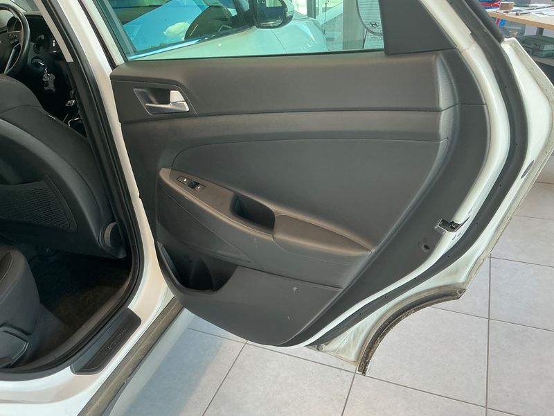 Hyundai Tucson 1.6 TGDI Style 2WD 2017 – снимка 35