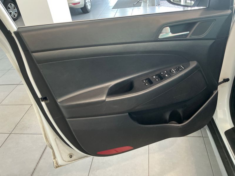 Hyundai Tucson 1.6 TGDI Style 2WD 2017 – снимка 31