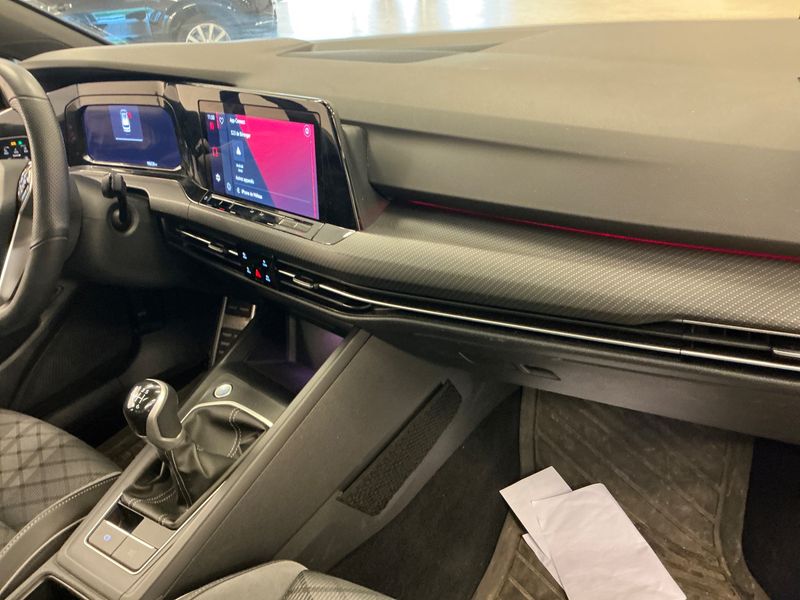 Volkswagen Golf VIII 2.0 TDI R-Line 2022 – снимка 27
