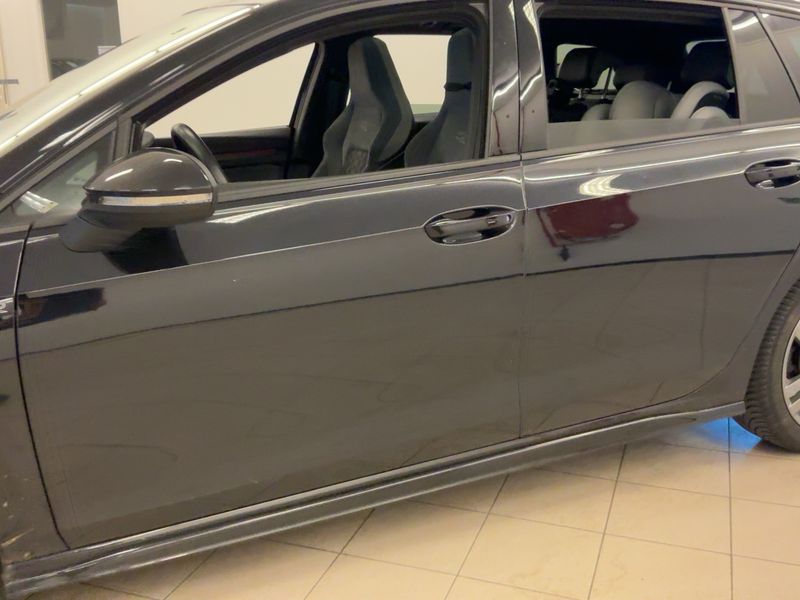 Volkswagen Golf VIII 2.0 TDI R-Line 2022 – снимка 4