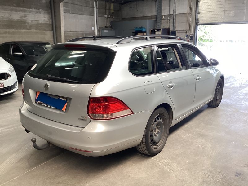 Volkswagen Golf VI 1.6 TDI Trendline BlueMotion Tech 2011 – снимка 2