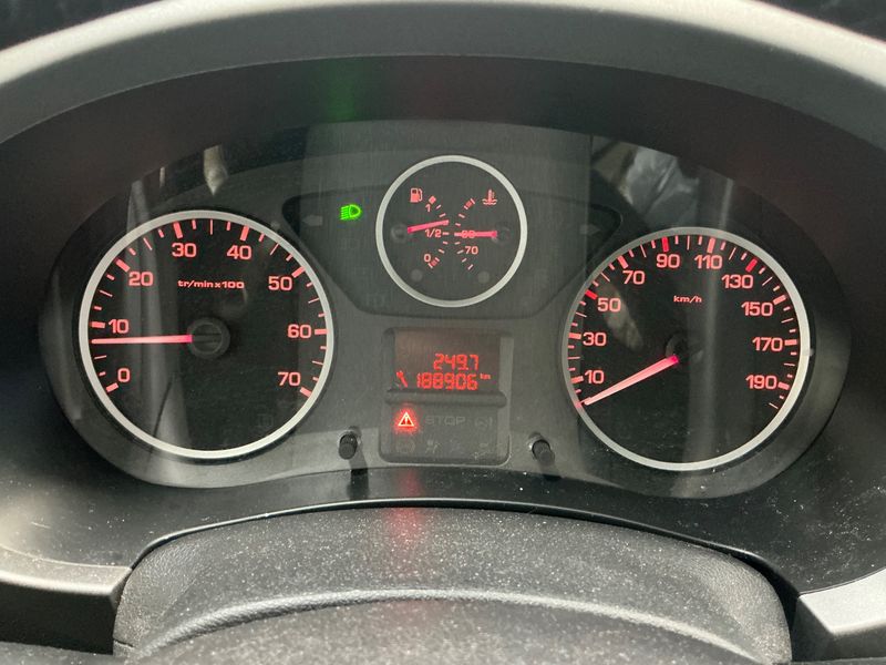 Peugeot Partner 1.2 PureTech Allure 2017 – снимка 19