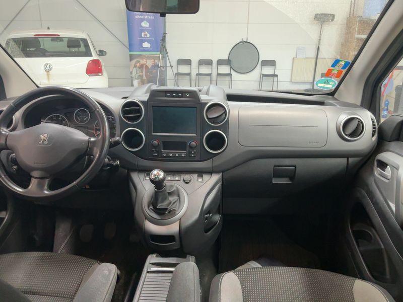 Peugeot Partner 1.2 PureTech Allure 2017 – снимка 18