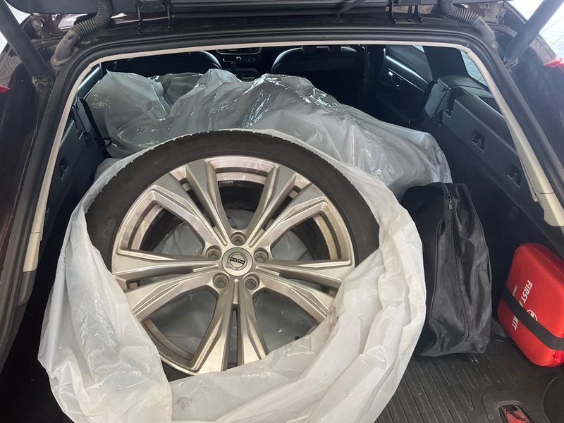 Volvo V90 2.0 T8 Plug-in Hybrid Inscription Expression AWD 2020 – снимка 15