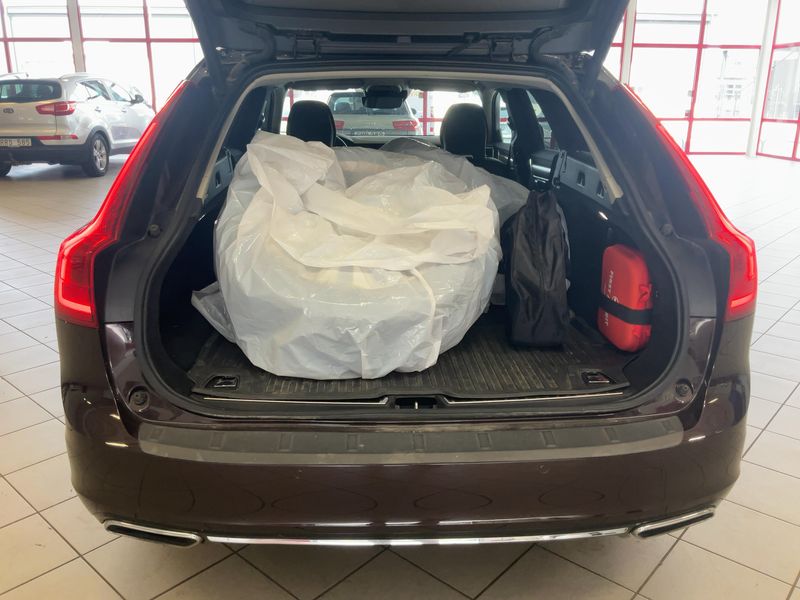 Volvo V90 2.0 T8 Plug-in Hybrid Inscription Expression AWD 2020 – снимка 16