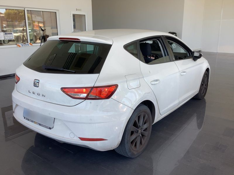 Seat Leon 1.6 TDI Style Visio Edition 2019 – снимка 8