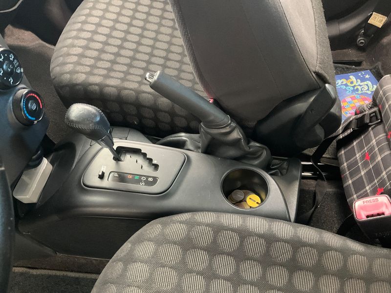 Toyota iQ 1.0 VVT-i 2010 – снимка 29