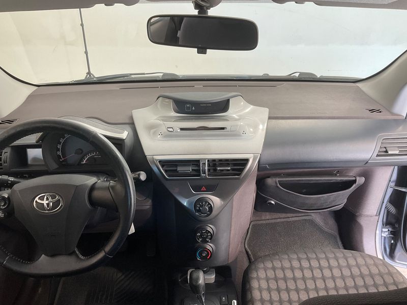 Toyota iQ 1.0 VVT-i 2010 – снимка 17