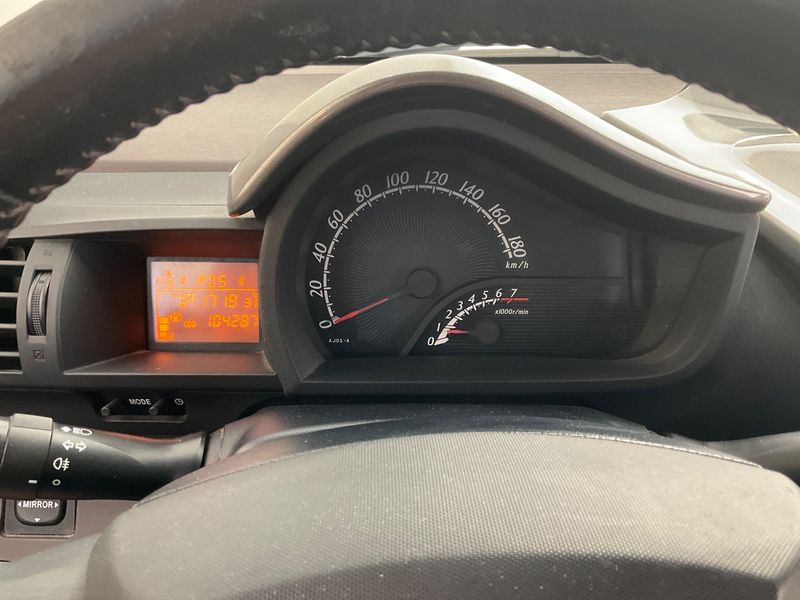 Toyota iQ 1.0 VVT-i 2010 – снимка 18