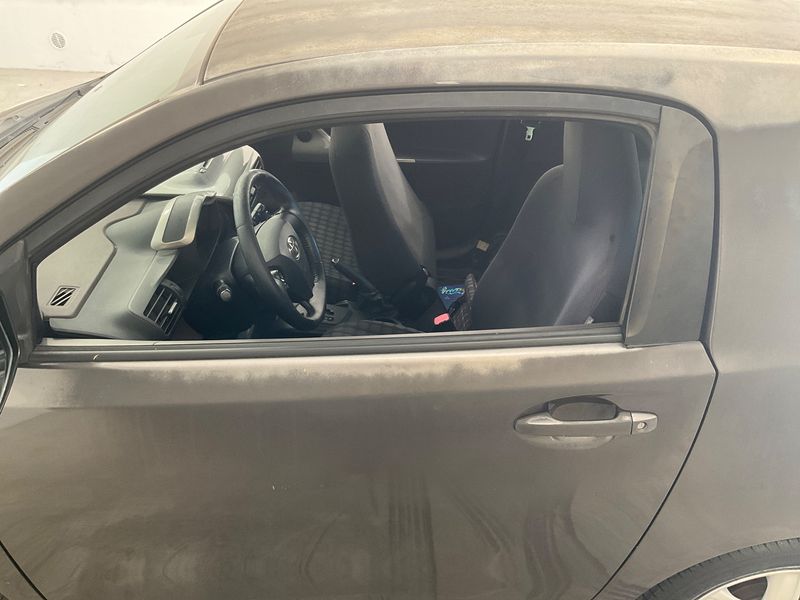 Toyota iQ 1.0 VVT-i 2010 – снимка 23