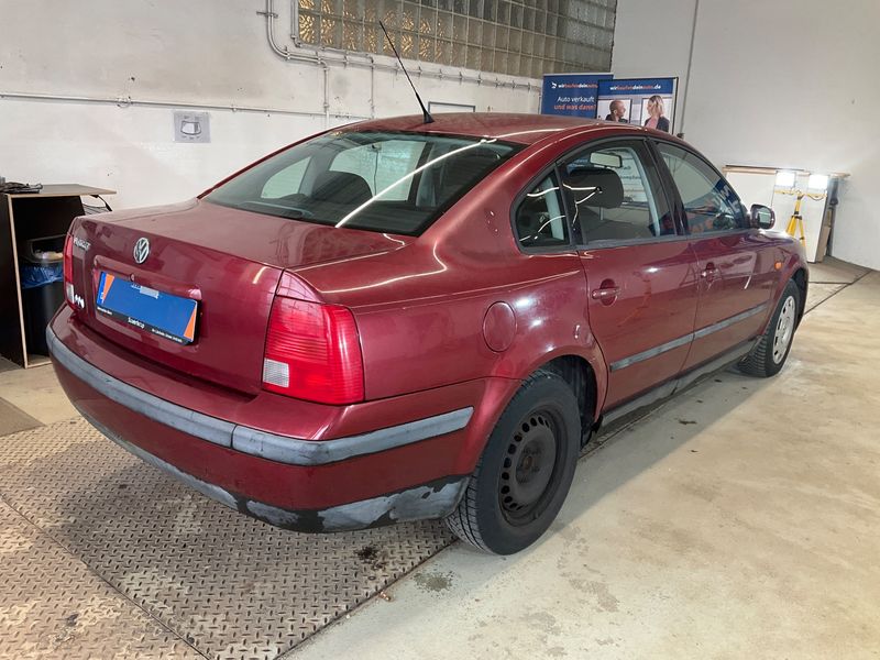 Volkswagen Passat 1.6 1998 – снимка 2