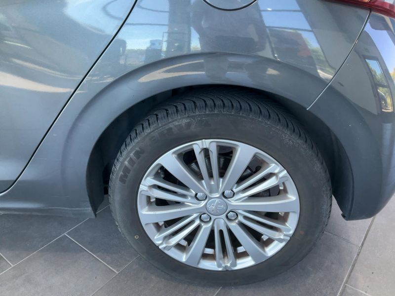 Peugeot 208 1.2 PureTech Allure 2015 – снимка 5