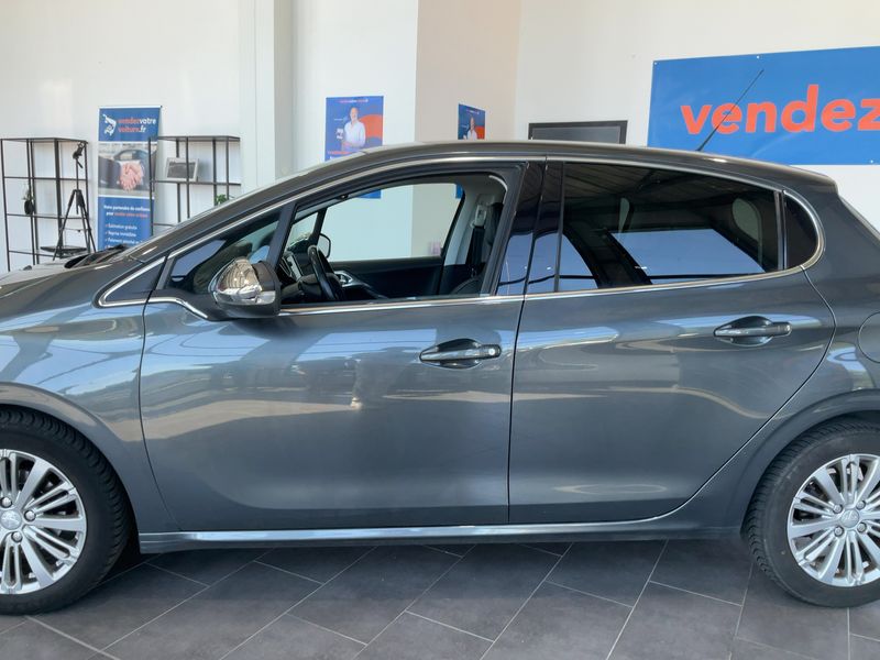 Peugeot 208 1.2 PureTech Allure 2015 – снимка 4