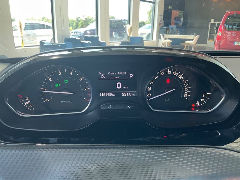 Peugeot 208 1.2 PureTech Allure 2015 – снимка 18