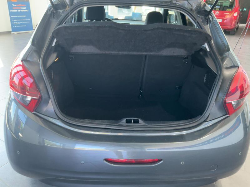 Peugeot 208 1.2 PureTech Allure 2015 – снимка 15